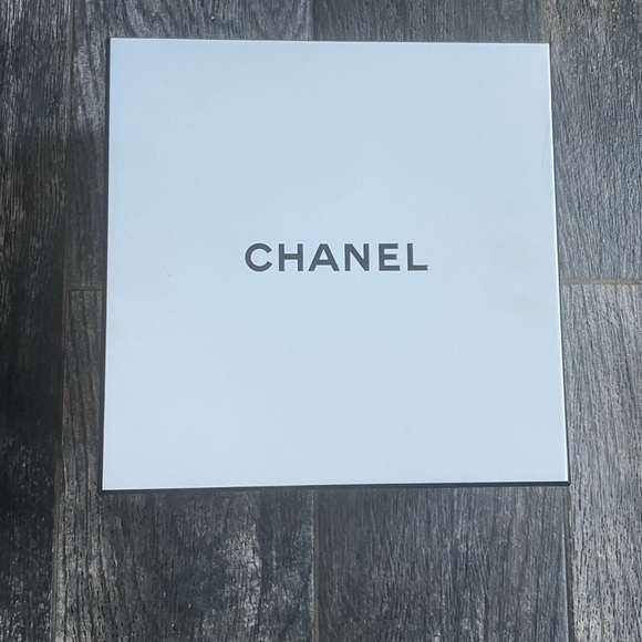 Chanel Authentic Empty Box, Black & White 8.5" x 8.5" Square - Picture 2 of 5